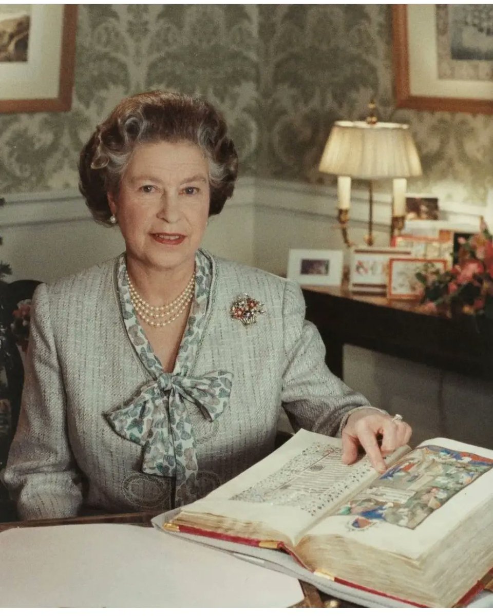 VLoveRoyalWorld's tweet photo. As Sovereign, Queen Elizabeth II acted as a focus for national identity, unity &amp; pride, leading the nation at moments of grief &amp; celebration. This was most famously represented by The Queen's Christmas Broadcast, an intrinsic part of Christmas Day festivities for many people. https://t.co/Zrg9nrHTJp