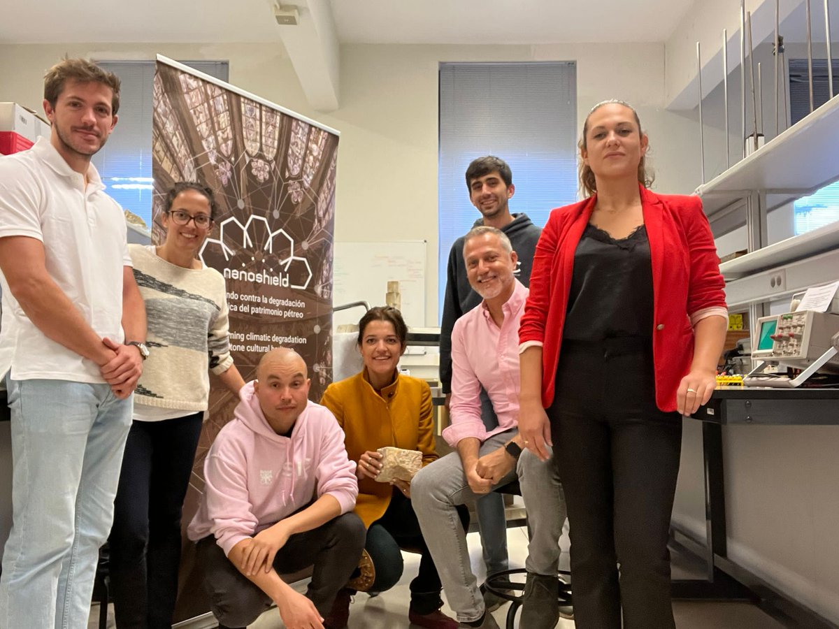 ICB_CSIC's tweet photo. Los investigadores ICB #JMGonzalez @incluciencia y #VCalvo visitan a #MFernandezdeRada en @unileon en el marco del proyecto #nanoshield para la conservación de patrimonio empleando nanotecnología.
🧑🏽‍🏫También aprovecharon para dar una charla a los estudiantes de ing. mecánica. https://t.co/byVXkruKYQ