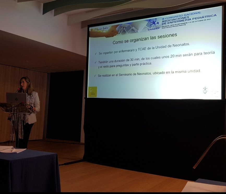 beldeocas's tweet photo. @cribarmar Supervisora de Neonatos y Cuidados Intermedios de @HGUVALENCIA presenta hoy en #cnadep2022 la comunicación Valoración de una actividad para la educación en la salud de madres y padres de RN hospitalizados. Nos vamos cargadas de ideas!!#chguv #enfermeriapediatrica https://t.co/ZKbxfCTsUH