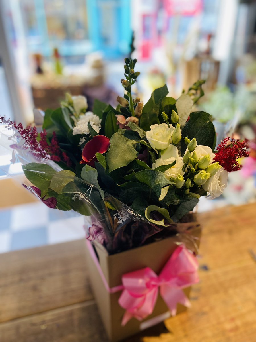 Open today till 4:30!

📞01553 278710
🛍23 St James Street ,Kings Lynn ,PE30 5DA.

#localbusiness #localflorist #kingslynn #discoverkingslynn #funeralflowers #weddingflorals #kingslynnflorist #ordernow #freshflowers #bouqeut #supportsmall