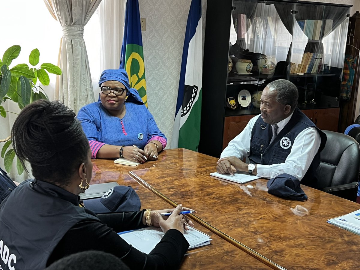 SADC_News's tweet photo. #HappeningNow the SEOM Head of Mission, Hon. Frans Kapofi, pays a courtesy call on the Minister of Foreign Affairs &amp; International Relations of Lesotho, @MatsepoRamakoae  with Amb. Veico Nghiwete, Alternate Head of Mission, SADC Electoral Advisory Council (SEAC) &amp; SADC officials. https://t.co/ijTvgoTtGy