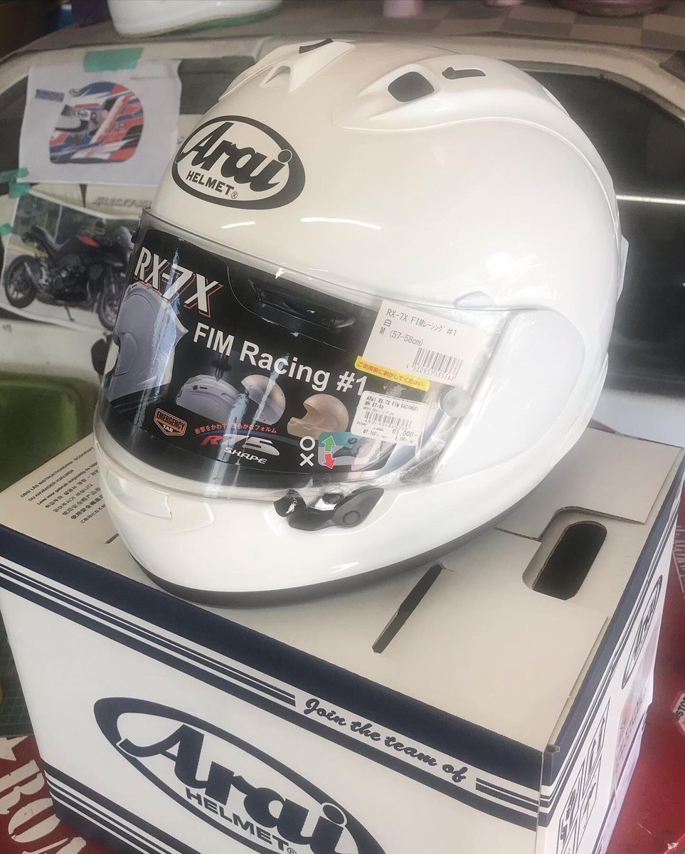 cb400f320's tweet photo. 来年の鉄馬用に、ヘルメットも新調🪖
LIBERTY ROADさんに、ペイントお願い致しました🙇♂️
#libertyroad
#リバティーロード
#ヘルメットペイント
#ヘルメット
#アライ
#arai
#RX-7X https://t.co/M4SXnAJ19H