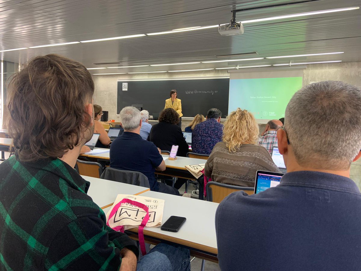 👉 Continuem la presentació de la plataforma Index Smart City per als ajuntaments. Una eina molt útil per a que els ajuntaments s'autodiagnostiquen el seu nivell d'smart city. 
Hui a #Ontinyent #Alacant per als ajuntaments del sud.