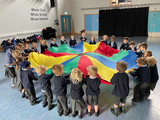 HambrookSchool's tweet photo. What fun we have had today with the parachute! We worked together and played lots of games like cat and mouse and the washing machine! #hambrookr https://t.co/ZNHQ1DQ3Kf
