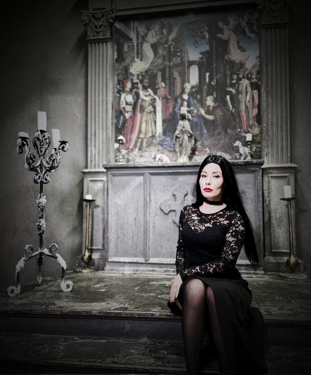 nabsta_nabsta's tweet photo. Мортиша Аддамс Home Alone, часть 3!)
#mortisha #Cosplay #addamsfamily #gothic https://t.co/CIbjJjLyg5