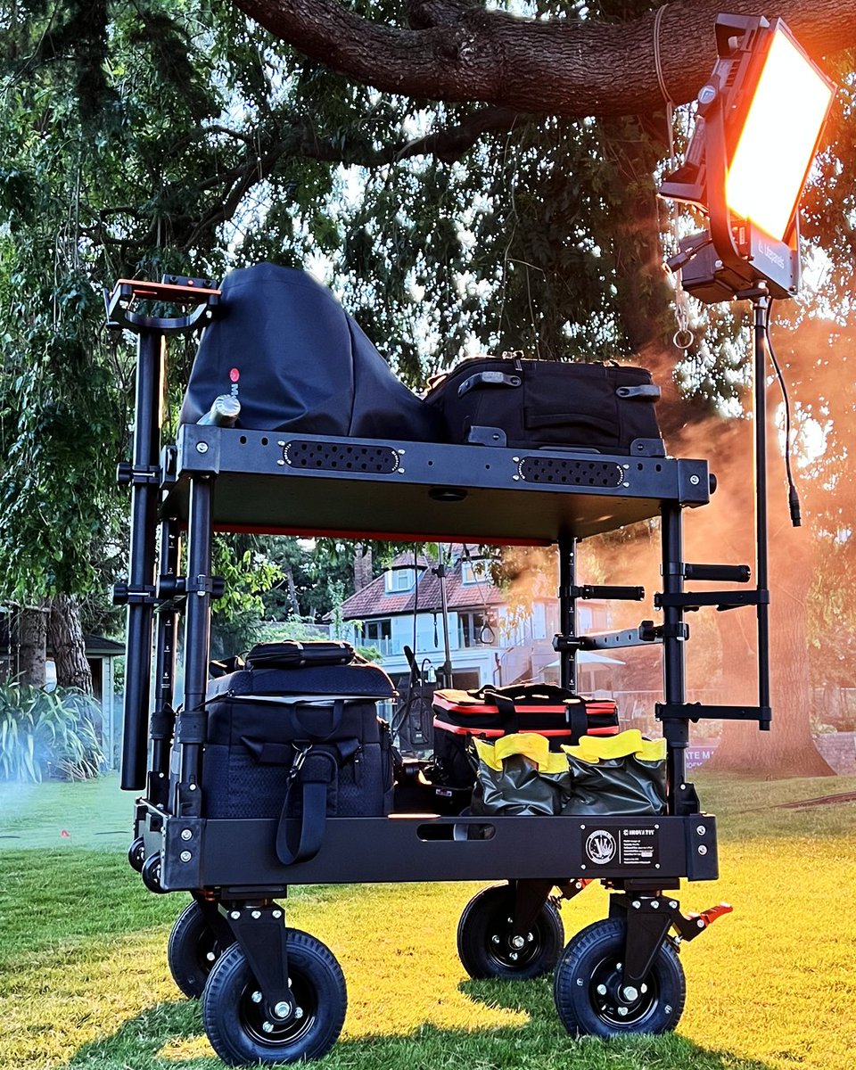 HoldanBlog's tweet photo. Set up of @inovativcarts cart on location by @foundlightuk the ideal companion when out on location!
#foundlight #inovativ #onlocation #setup #inovativcart #companion #workstation #equipmentcarts #work #professional #photography #videography https://t.co/k7TVHAYg6d