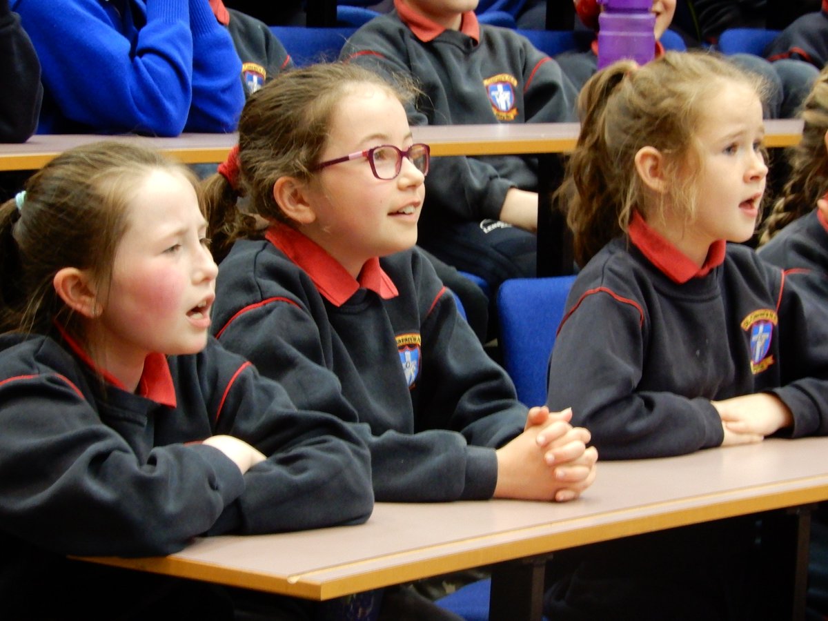 Sing_Ireland's tweet photo. 🎶🌟Calling all group singing facilitators!!🌟🎶
 Would you like to work with Sing Ireland on the next stage of our YouthSing Ireland programme? 
Find out more here: https://t.co/nZd6Ato0FZ https://t.co/sI08w2IlfX