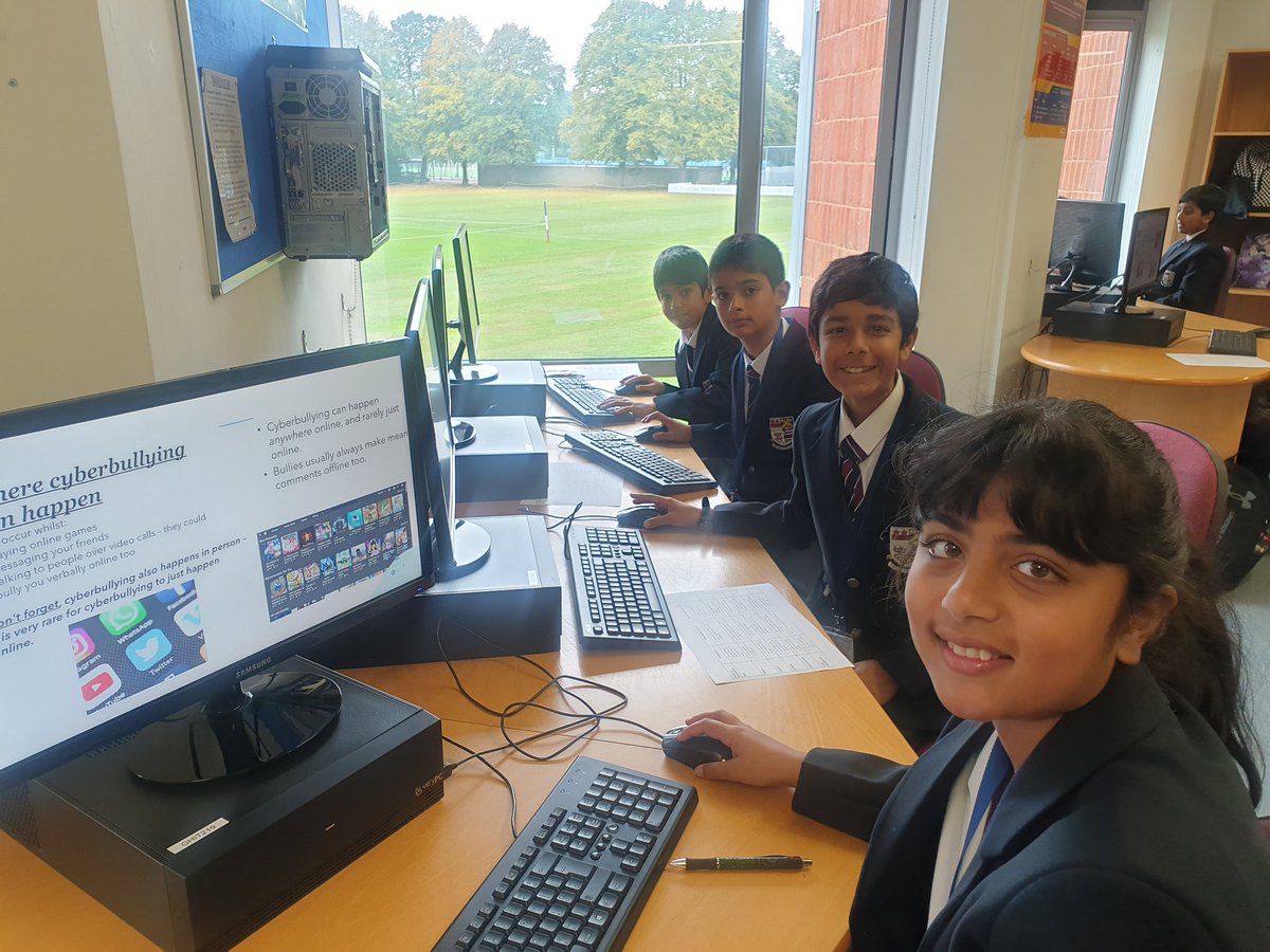 SolSchITComp's tweet photo. Thirds pupils are working collaboratively on creating cyberbullying presentations in small teams across the room without speaking to each other!   #fabwork #teamschat @SolSchITComp @solsch1560 https://t.co/CC9BuTycDH