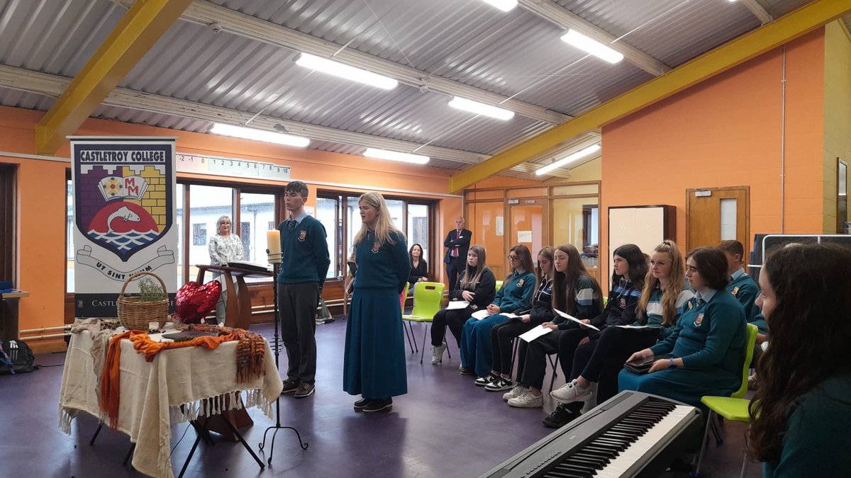 CastletroyC's tweet image. 10 mins timeout for our whole school. Thank you to all involved in our live streamed ' Interfaith service and reflection time for all today. Theme = Gratitude &amp;amp; Friendship
#utsintunum
#thattheymaybeone
#student leadership
#community