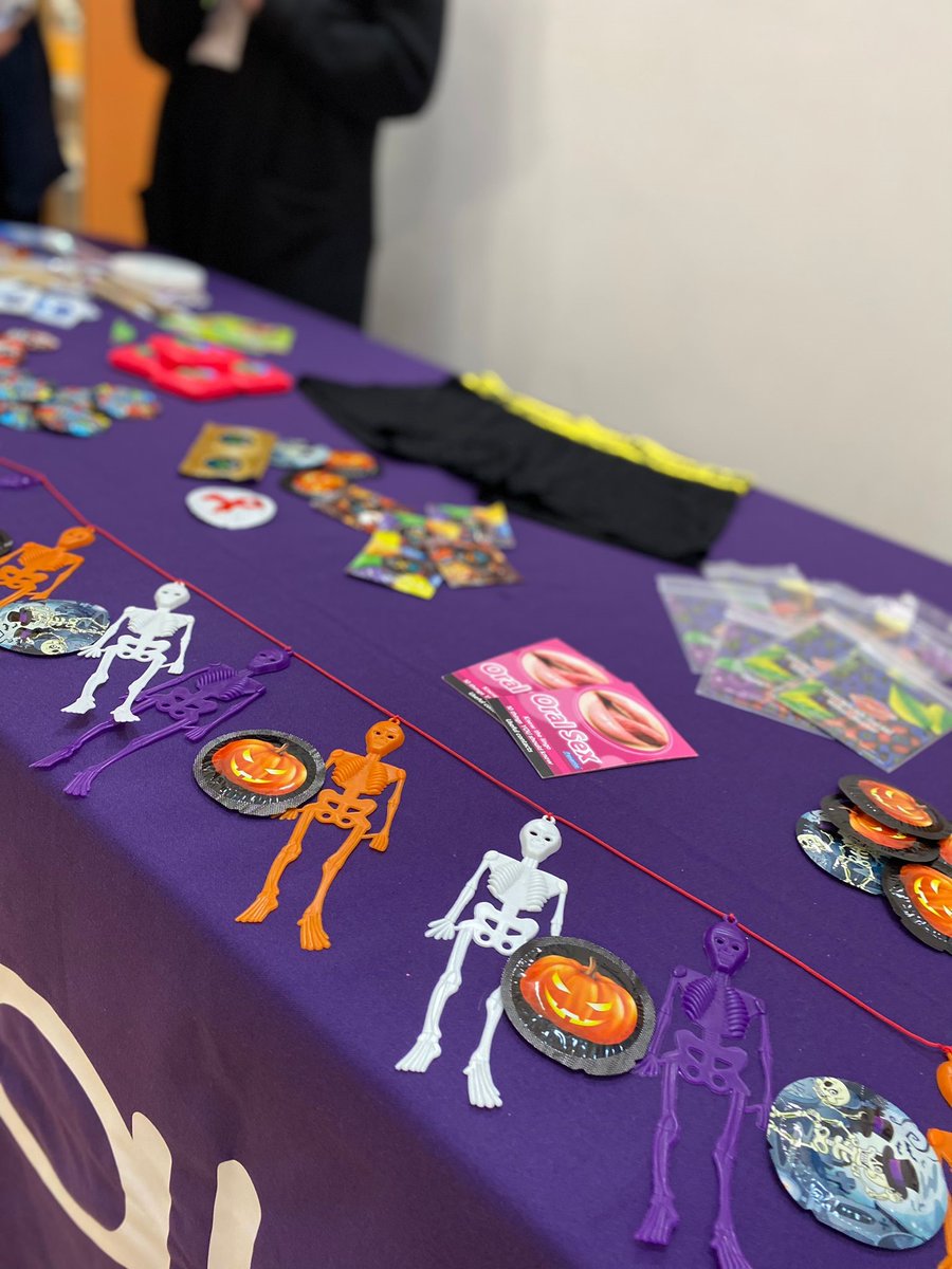 Locala_Safesex's tweet photo. Our Outreach Engagement workers attended @KirkleesCollege Springfield Sixth Form Centre today as part of their #SexualHealthWeek. If you missed us check out our website for what services we offer ⬇️

🔗https://t.co/xnMDY8zRqW

#Kirklees #CCard #SexualHealth #Contraception #SexEd https://t.co/t9oNLvzOVM