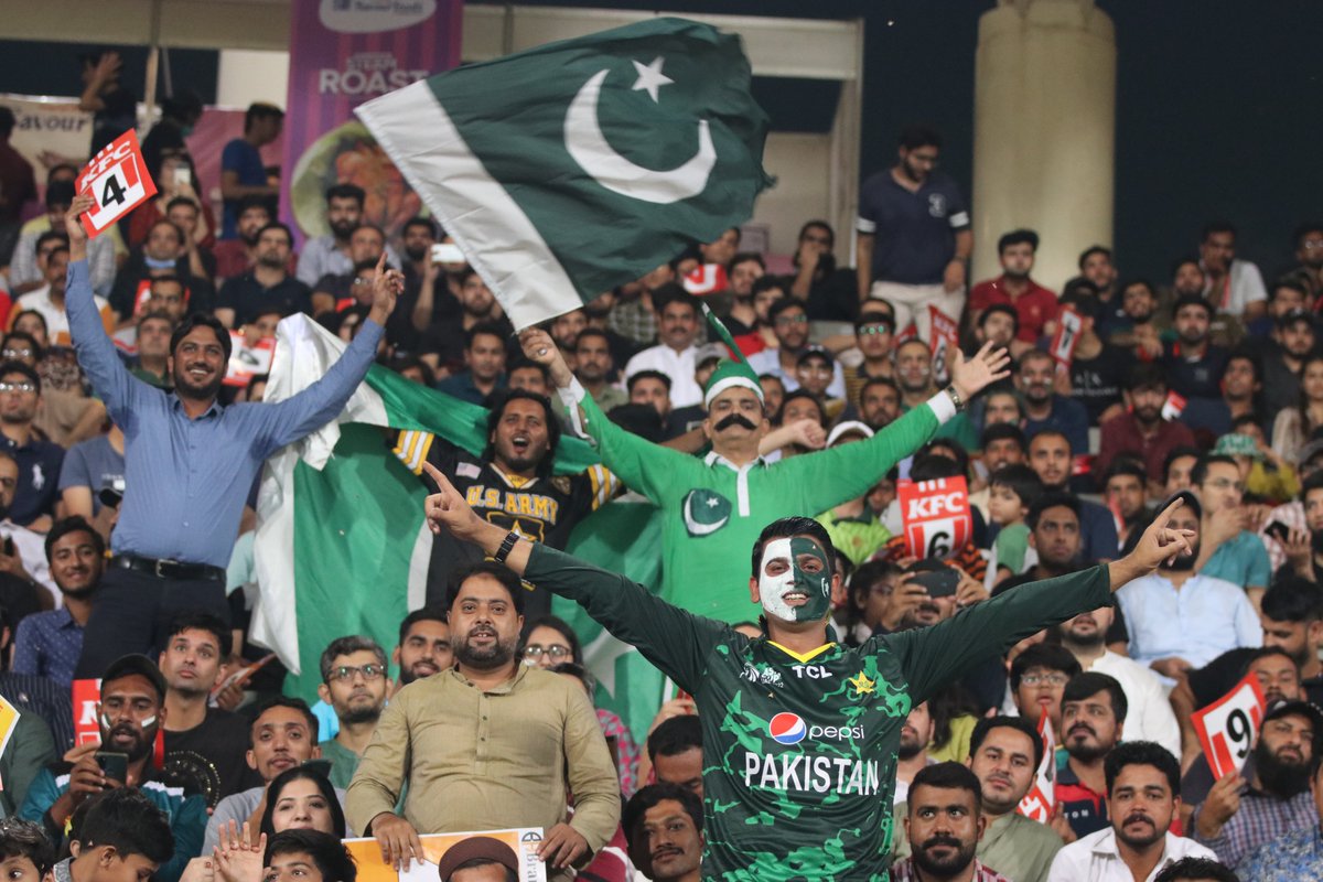 TheBarmyArmy's tweet photo. ✅ Guaranteed loud crowds
✅ Guaranteed expert David Gower promotion
✅ Guaranteed thrilling contest

Who's ready for match number 6 in this belting series?

#PAKvENG https://t.co/KFfy9vfyS0