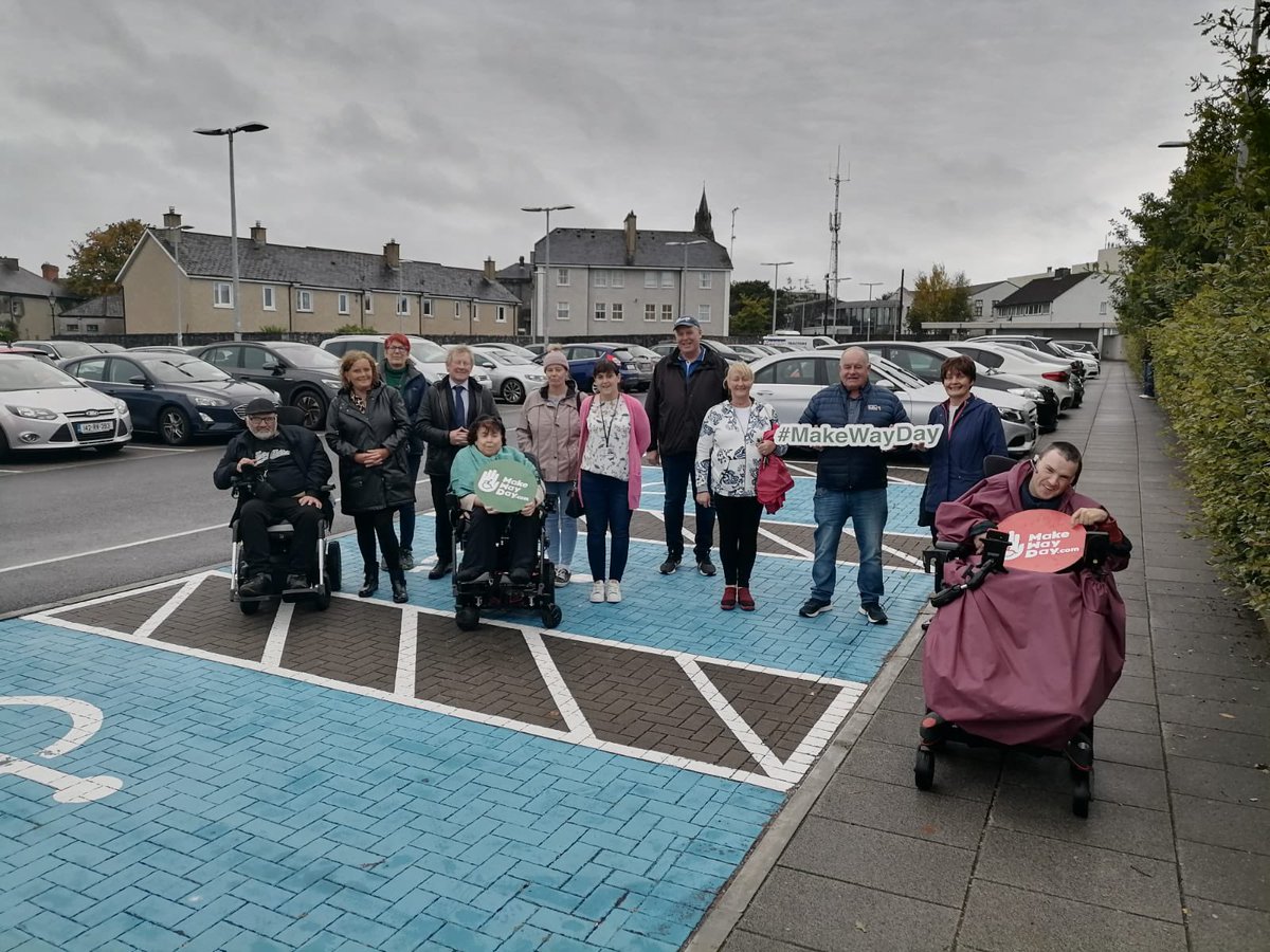 We are out in great numbers in Roscommon town with <a href="/LeaderRoscommon/">Roscommon LEADER Partnership</a> <a href="/MakeWayDay/">Make Way Day</a> <a href="/DisabilityFed/">DFI</a> - highlighting facilities and infrastructure #MakeWayDay22