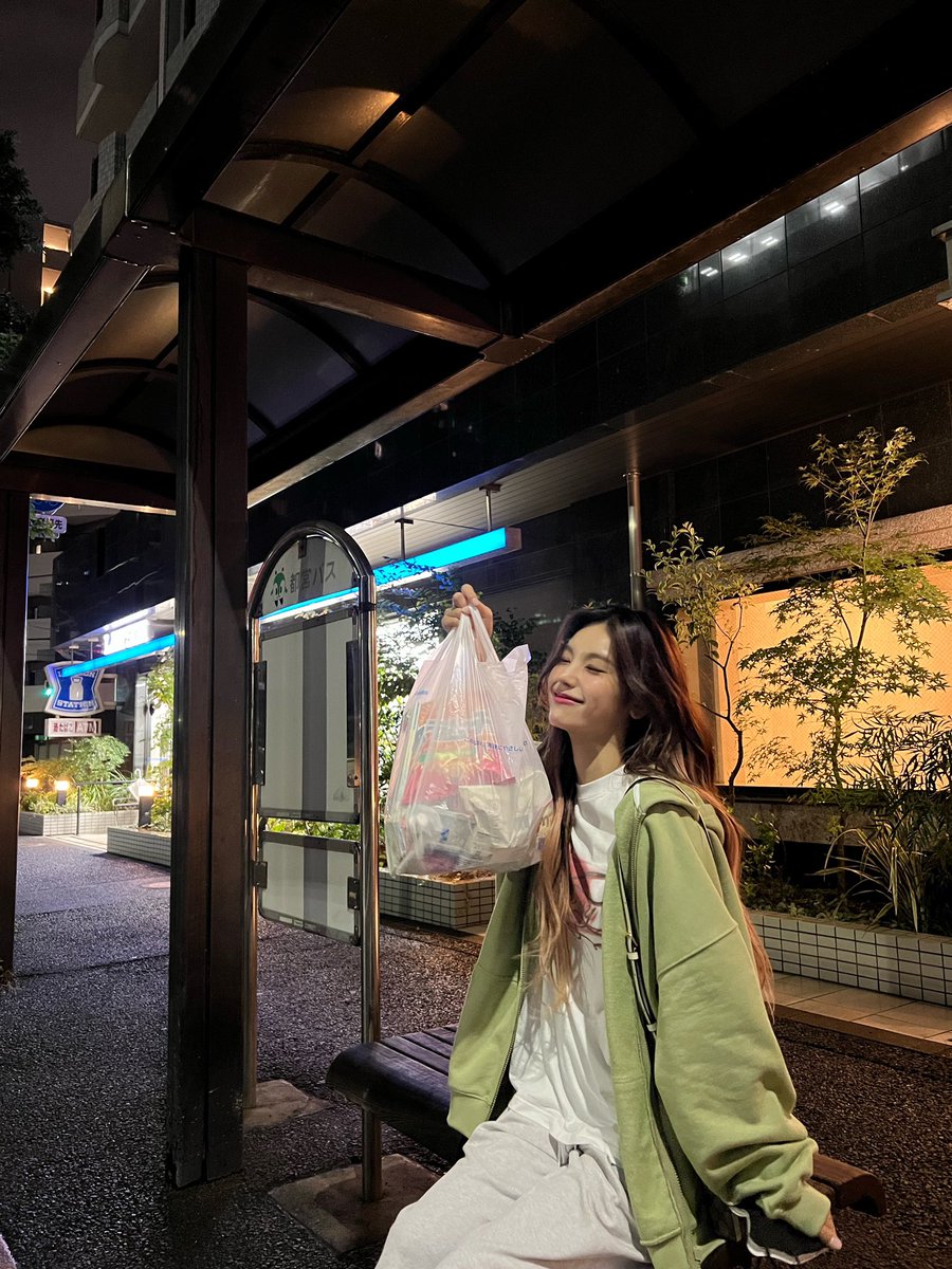 dokyomx's tweet photo. Dua tiga ubur ubur, aku sayang pacarku🫶🏻 https://t.co/tZVwGUZEVS