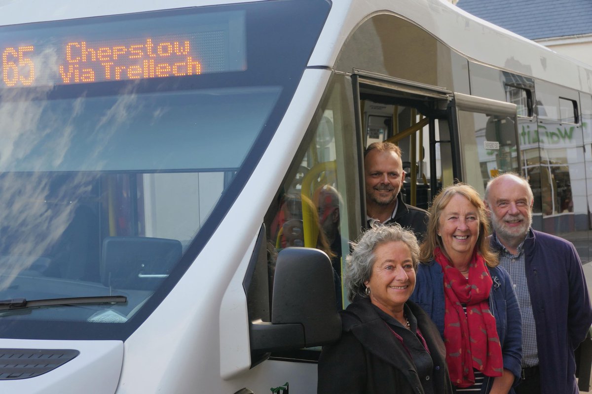 MonmouthshireCC's tweet image. Monmouthshire has celebrated Catch the Bus Month, a campaign run by @BusUsersUK. 

The campaign comes at a good time as Monmouthshire is also celebrating the launch of new electric buses, part of the Council’s move towards low carbon transport.

Read more: bit.ly/3EmStX5