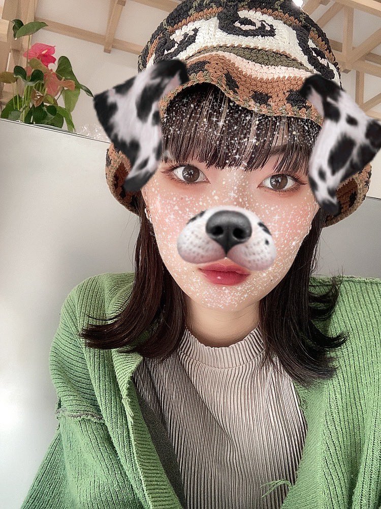 m1112_shisha's tweet photo. お店着いた‼️
かたつむり被りながらお待ちしております🐌✨ https://t.co/r1UBXu0Rz3