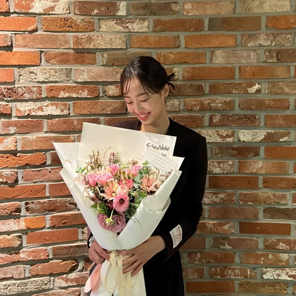 사랑스러워。。♡.ᐟ >거래완료< 보러 가야지 #최예빈