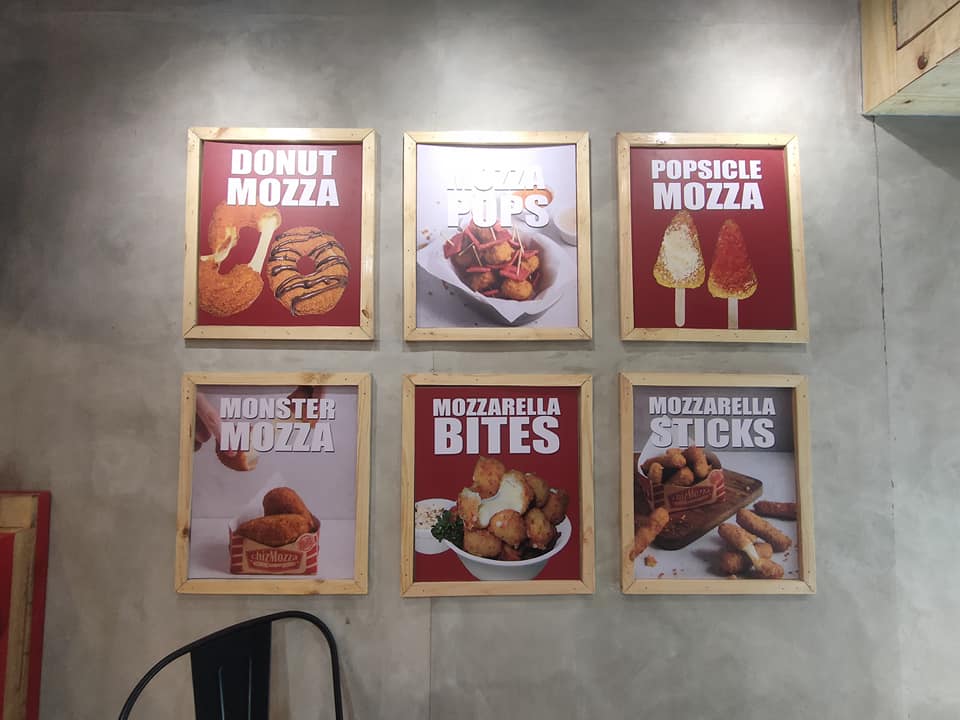 smsupermalls's tweet photo. The #ChizMozza is now at @smnorthedsa Sky Garden!😍 

TAG your foodie squad and have the famous #mozzarellastick. Get that cheesy treats now! 🧀🧀🧀 

#EverythingsHereAtSM https://t.co/KWIoJAgRQc