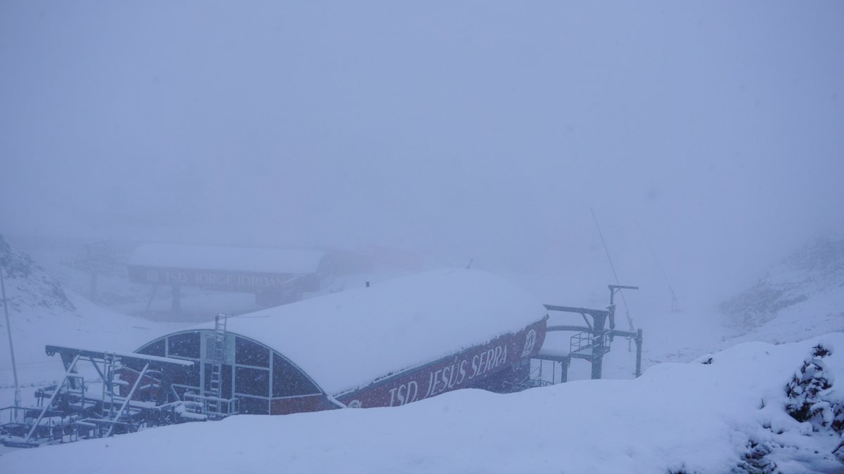 baqueira_beret's tweet photo. Baqueira es 
Una nevada el 30 de septiembre 🌨
#BaqueiraEsBaqueira #BaqueiraBeret #EspirituBaqueira #Winteriscoming https://t.co/8LzvsKwRBA