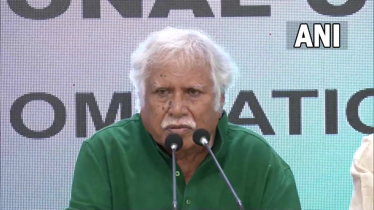 #CongressPresidentPolls | None of these 3 is an official candidate of the party. They're contesting on their own. Congress president has made it very clear that she'll stay neutral throughout the process &amp; if someone claims he has her blessings, it is incorrect: Madhusudan Mistry