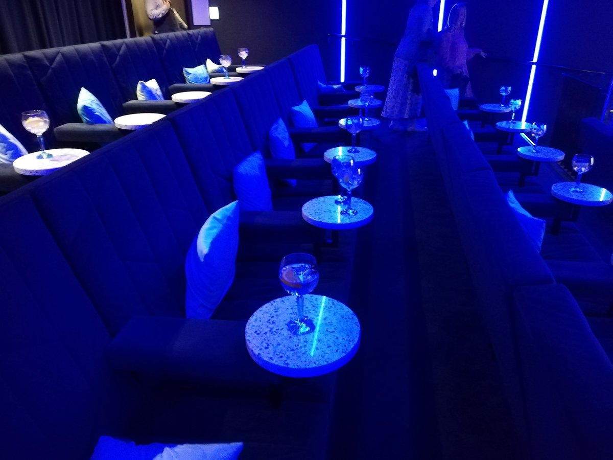 Geyser_Funny's tweet image. There are at least 7 great reasons why you should visit #BombayDistillery. I can reveal just a few of them, after my recent visit! 🧵

(Except for photos of the Gin Pouring Room and the big reveal🤫. Those deserve to be seen in person, and not spoiled!).