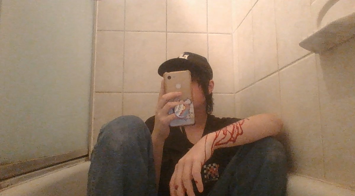 chromaticskulls's tweet photo. love the way my laptop makes things look
makeup!! practicing for halloween!!

shtwt goretwt styrotwt beanstwt catscratchtwt barcodetwt ouchietwt sliceytwt https://t.co/uLvWKlhlxh