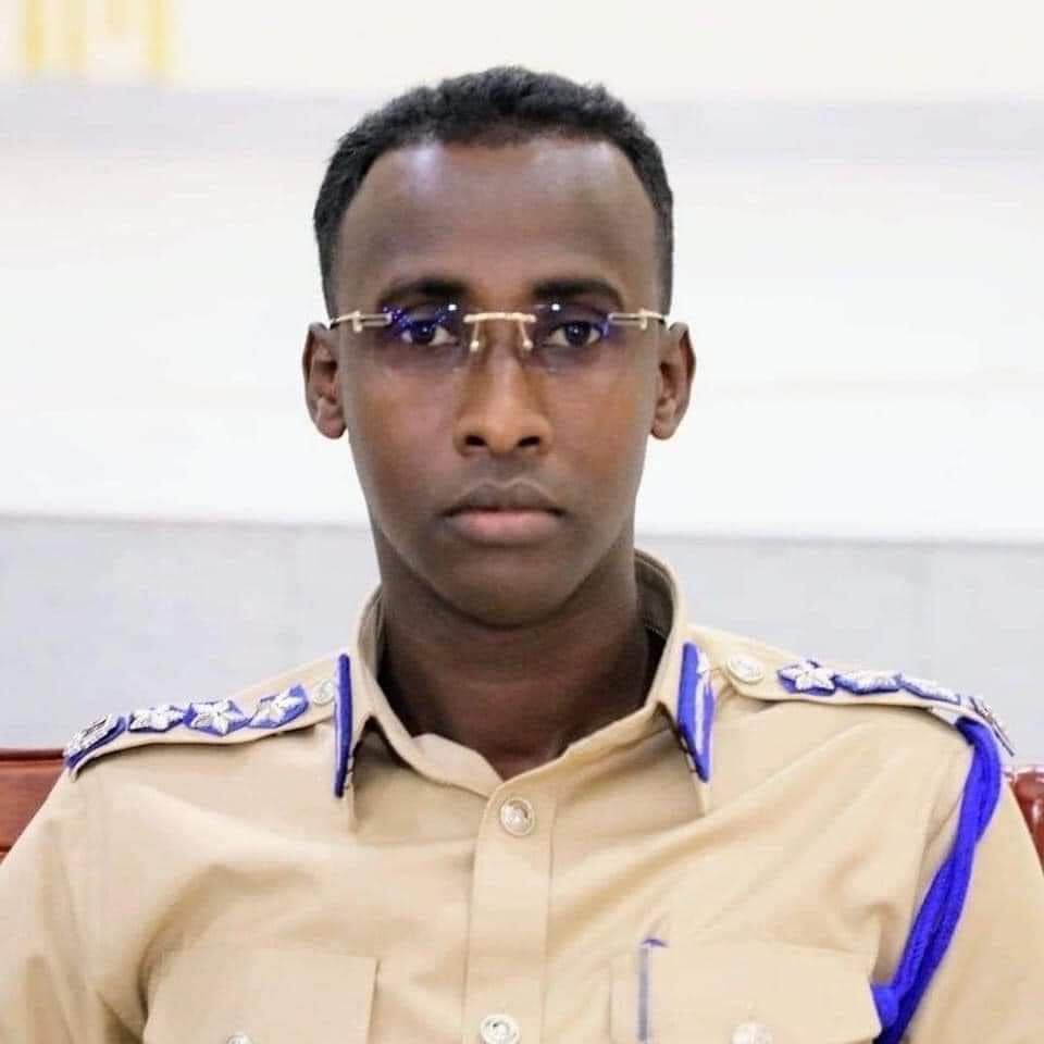 YasinMowlid's tweet photo. Ina lilahi wa ina ileyhi raajicuun. He was an inspiration to many people specifically the youth. He died because defending the current and future youth of Somalia would live in peace, prosperity and pride.
This is a fight between the citizens and terrorists
#westandwithourarmy https://t.co/W8AH3qtRY5