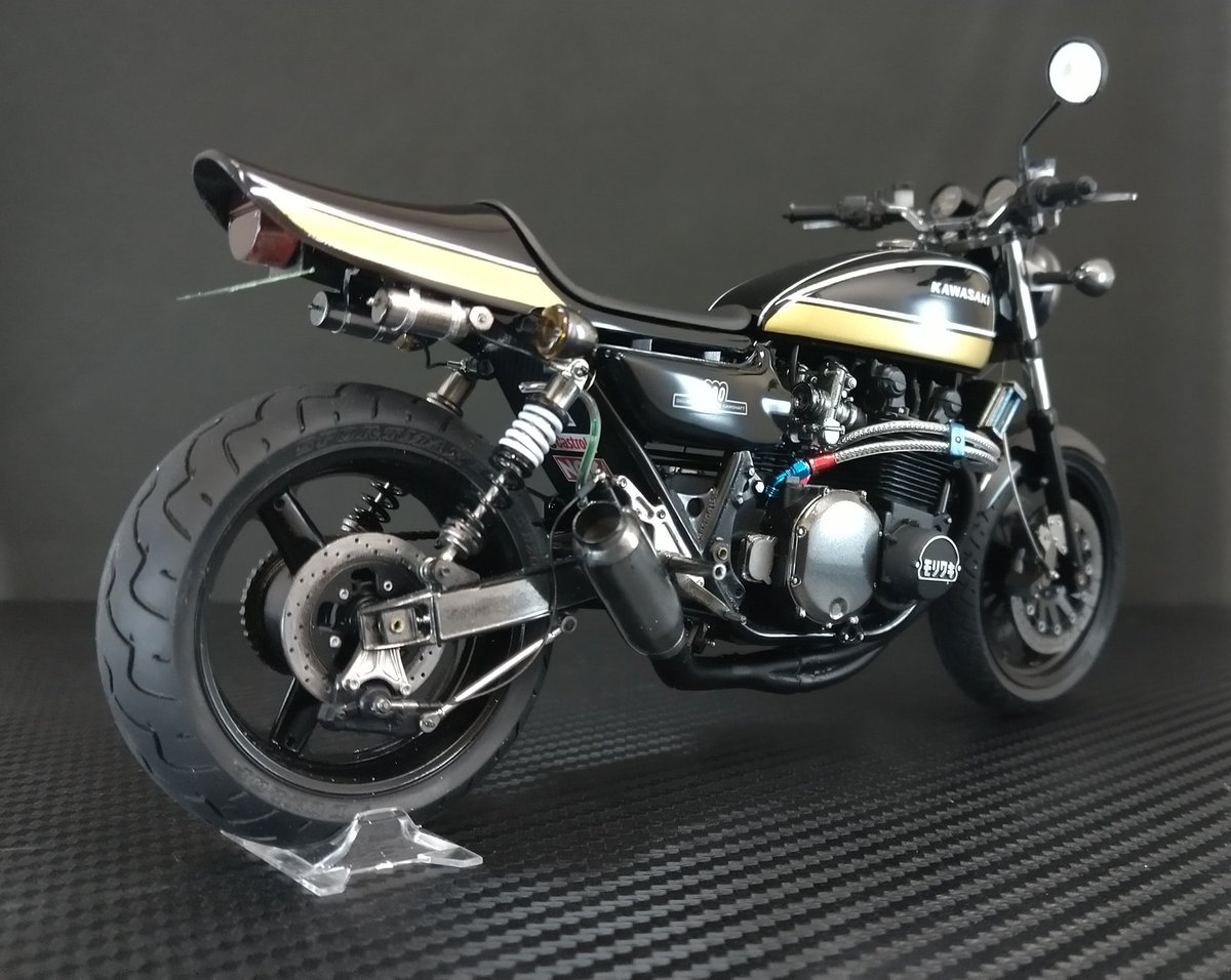 touchbikeks2's tweet photo. アオシマさんのカワサキZ1「MKミッドナイト風」完成しました😊✨
作り始めてから10ヶ月くらい経っちゃったのかな？(間にCBとキュベ作ってたw)
なんとか予定どおり9月内に出来てよかった😊 https://t.co/kmwdNve1tM