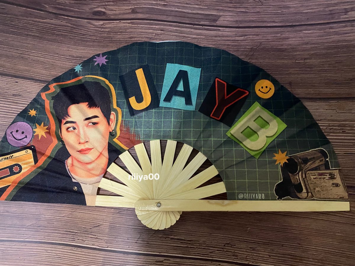 riiiya00's tweet photo. It will be my first time to see
@jaybnow_hr  tomorrow and to celebrate his solo con, I will be giving away these fans (limited quantity). 
See you tomorrow 💚

Place &amp;Time: TBA 

Thank you @becauseiamagurl for the art and CT for the layout 💚

#JAYB #GOT7 #JAYBinMANILA2022 https://t.co/4Z6wOv8US7
