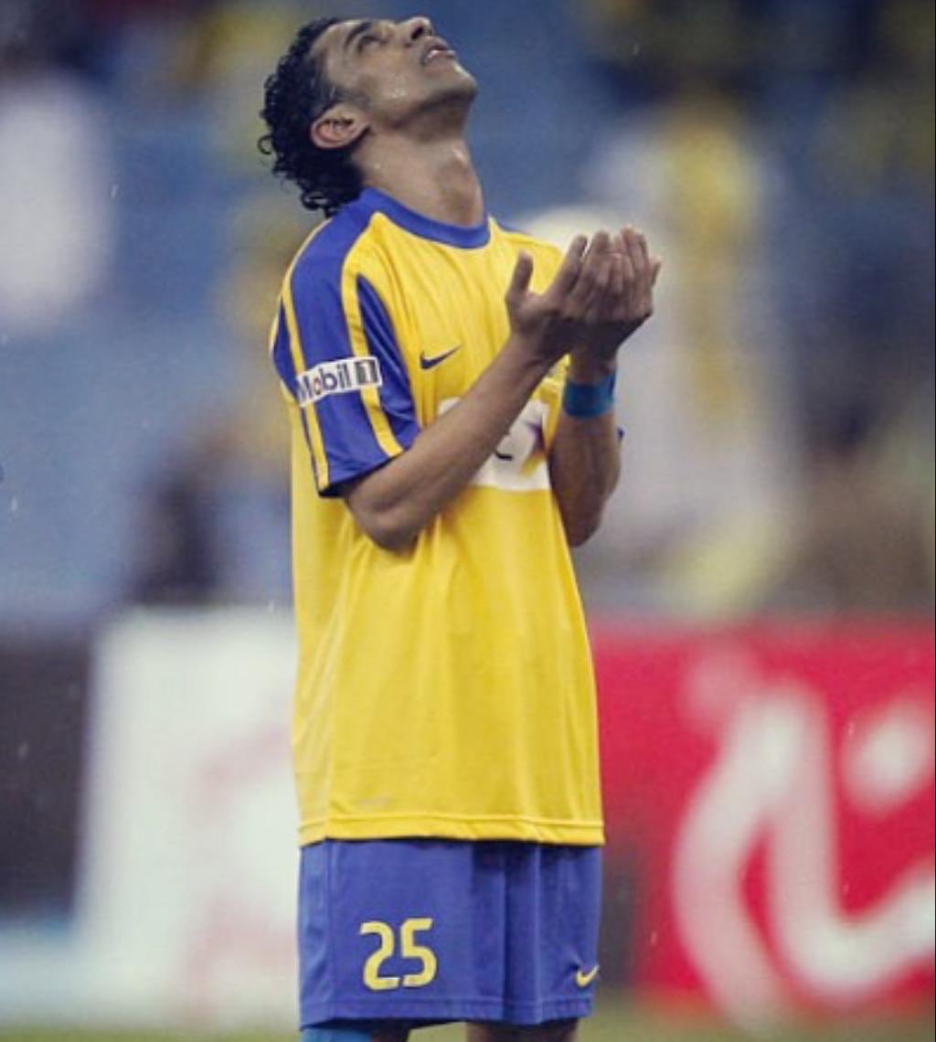 AlsuwaiketS's tweet photo. #خالد_الزيلعي_في_ذمة_الله 
أسأل الله عز وجل أن يغفر لعبده خالد الزيلعي وأن يجعل ما أصابه تكفيرا ورفعة للدرجات ،، لله ما أخذ وله ما أعطى وكل شيء عنده بأجل مسمى والحمد لله .. أحسن الله عزاء أهله ومحبيه في كل مكان ولا حول ولا قوة إلا بالله https://t.co/pQLAneXJ3r