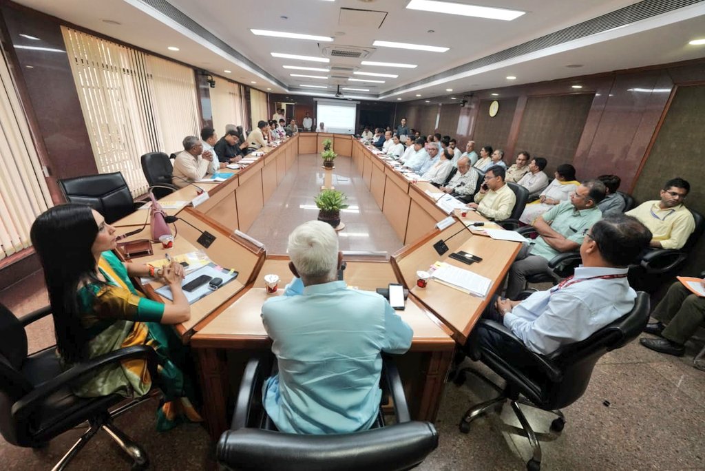 दिल्ली राज्य दिव्यांगजन सलाहकार बोर्ड बैठक की अध्यक्षता की।

RPWD ACT - 2016 के क्रियान्वयन को लेकर चर्चा की।

दिव्यांगजनों को UDID कार्ड समय बद्ध तरीके से प्रदान किया जाएगा।

दिव्यांगजनों के लिए नौकरियों में 4% आरक्षण की प्रक्रिया में तेजी लाने के लिए निर्देशित किया।