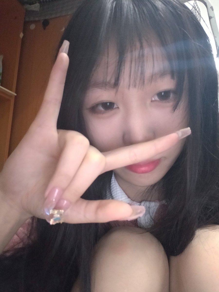 yang782511041's tweet photo. 我哪有什么前男友啊！都是我的爱情导师，也没谈过恋爱，都是以前玩的很好的朋友，后来三观不合就没在一起玩了，你愿意做我的初恋吗？ https://t.co/FoThylTLvq