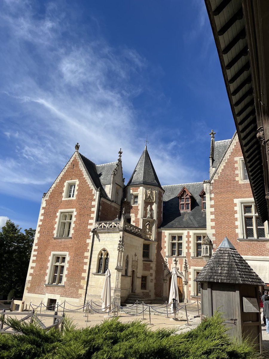 ccannizz's tweet photo. Where Leonardo de Vinci spent the last 3years of his life https://t.co/zbW6lAS9Da