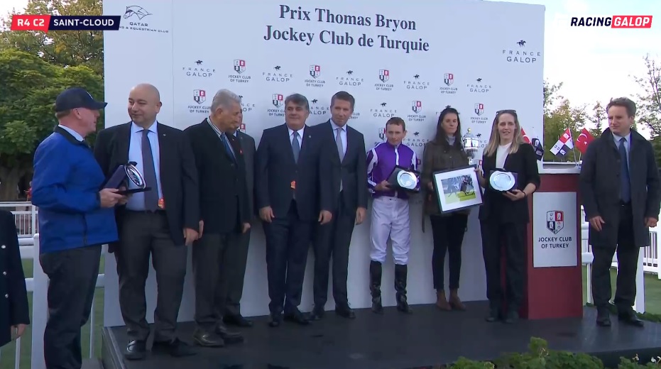 rebelsart's tweet photo. Trophy presentation for Continuous (Heart's Cry🇯🇵) and Ryan Moore winner of the Prix Thomas Bryon Jockey Club De Turquie (Group 3) at Saint-Cloud for Aidan O'Brien‼️ 🏇🥇🇫🇷
#winner #ryanmoore #SaintCloud #France #arcweekend #Arc @SuzieMol https://t.co/6NhwzXwqdJ
