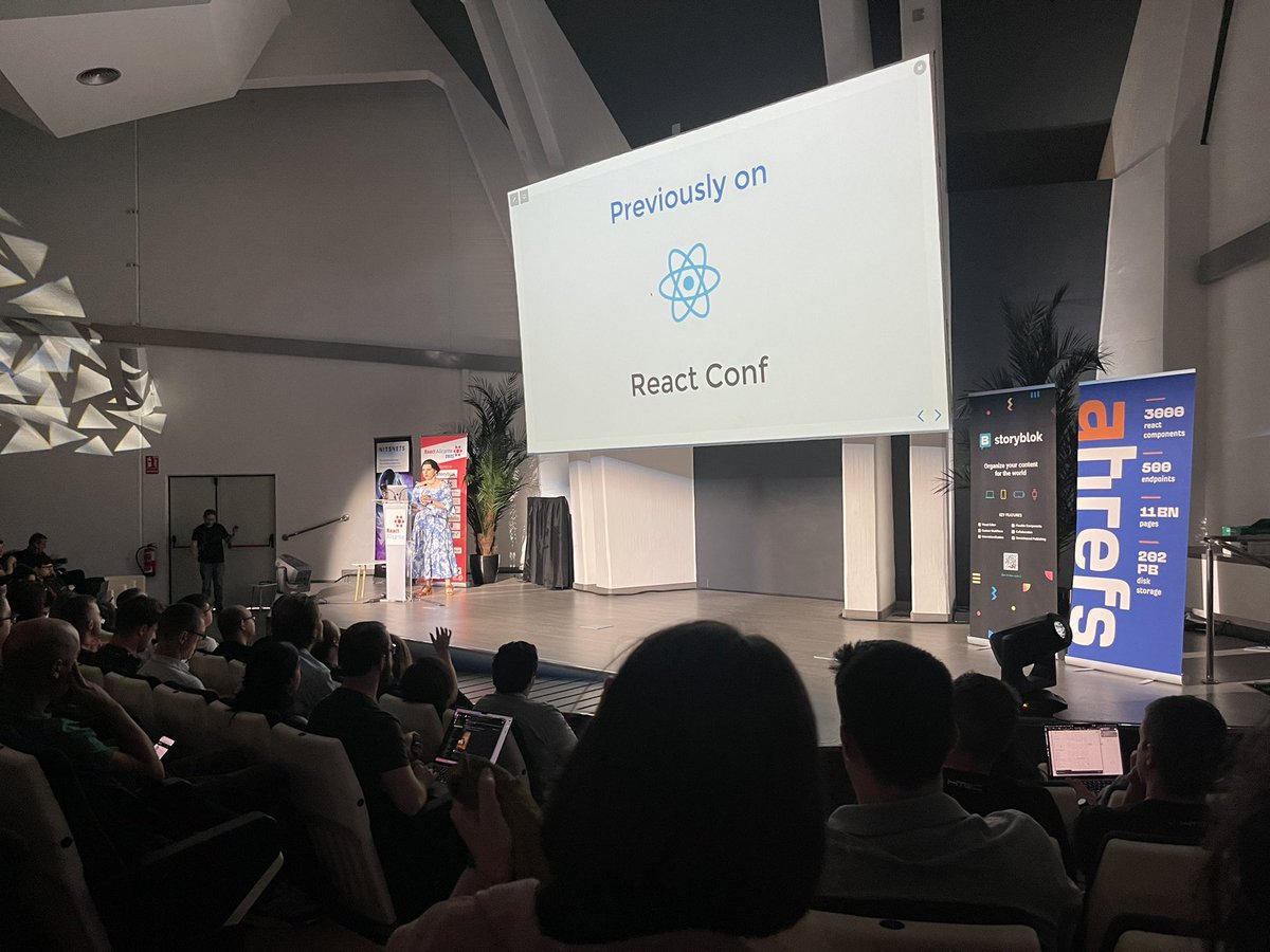 Amazing talk <a href="/croftyland/">Christina Landvytovych 🇺🇦</a>!!! 👏👏👏 #reactalicante