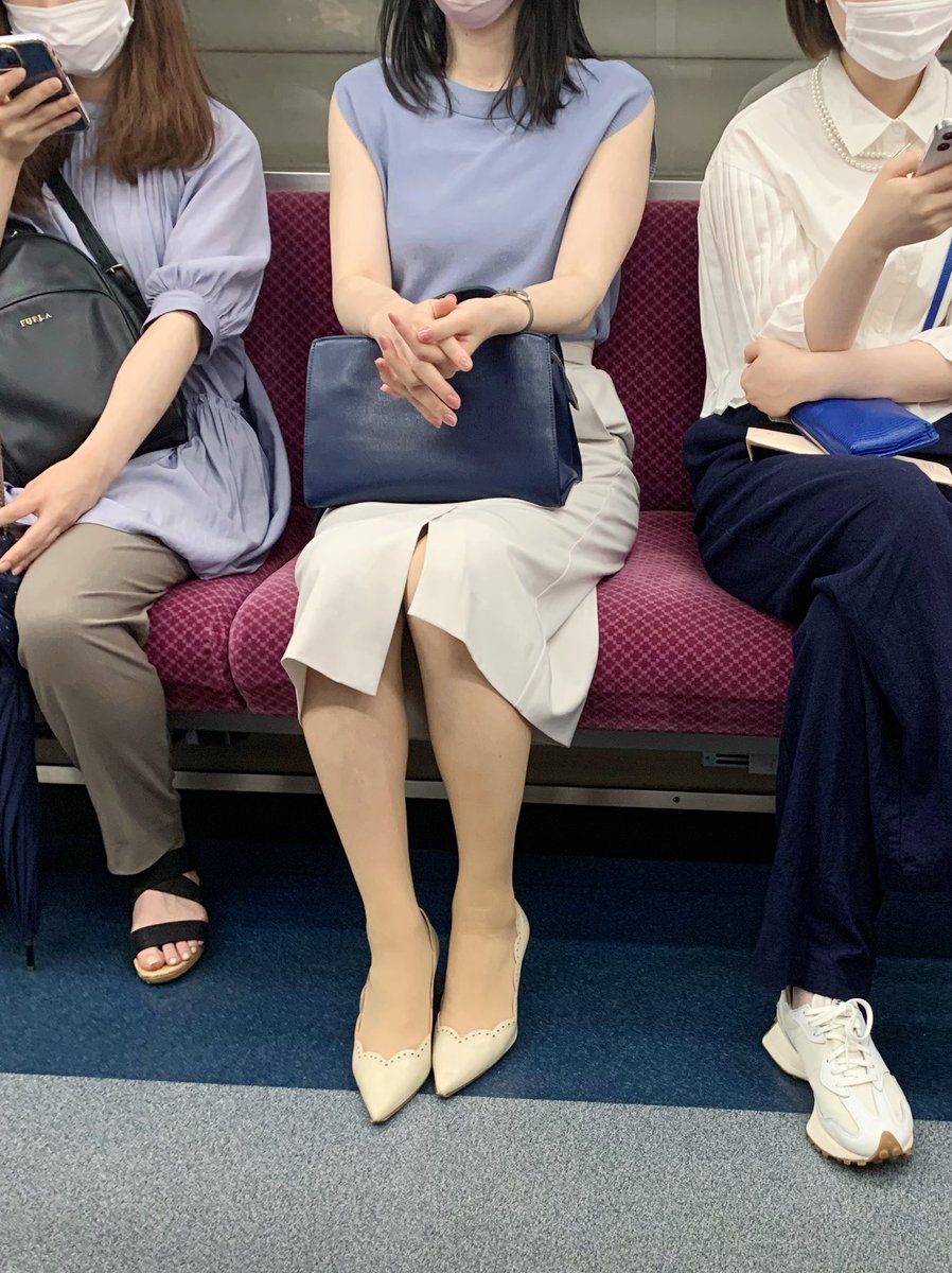 SWSJyyds's tweet photo. #高跟 #高跟鞋 #丝袜 #肉丝 #少妇 #船袜 #反差 #恋足 #OL #黑丝袜小骚货 #肉丝袜 #丝袜臭脚 #船袜臭脚
肉丝 https://t.co/KxyP1BCIh6