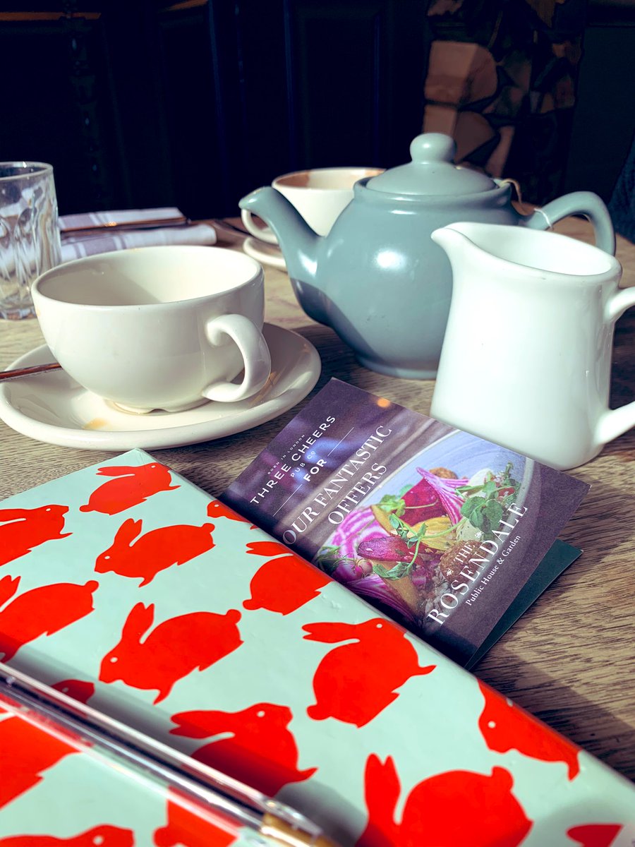 lovewestdulwich's tweet photo. It was great to catch up with the Rosendale Pub @ThreeCheersPubs and @allsaints_org this morning to discuss the return of our Love West Dulwich Christmas Fair. Who would like to see it return?! https://t.co/Re0UiIE38V