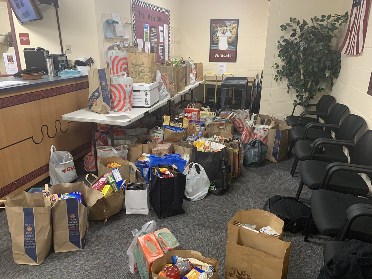 MLerzBHS's tweet photo. So many awesome donations this morning for the Go Orange Food Drive! https://t.co/NDrCykS4wa