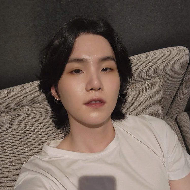 swimsjk's tweet photo. we all notice the yoongi shift since he turned 29 right https://t.co/gbiK3h4S8S