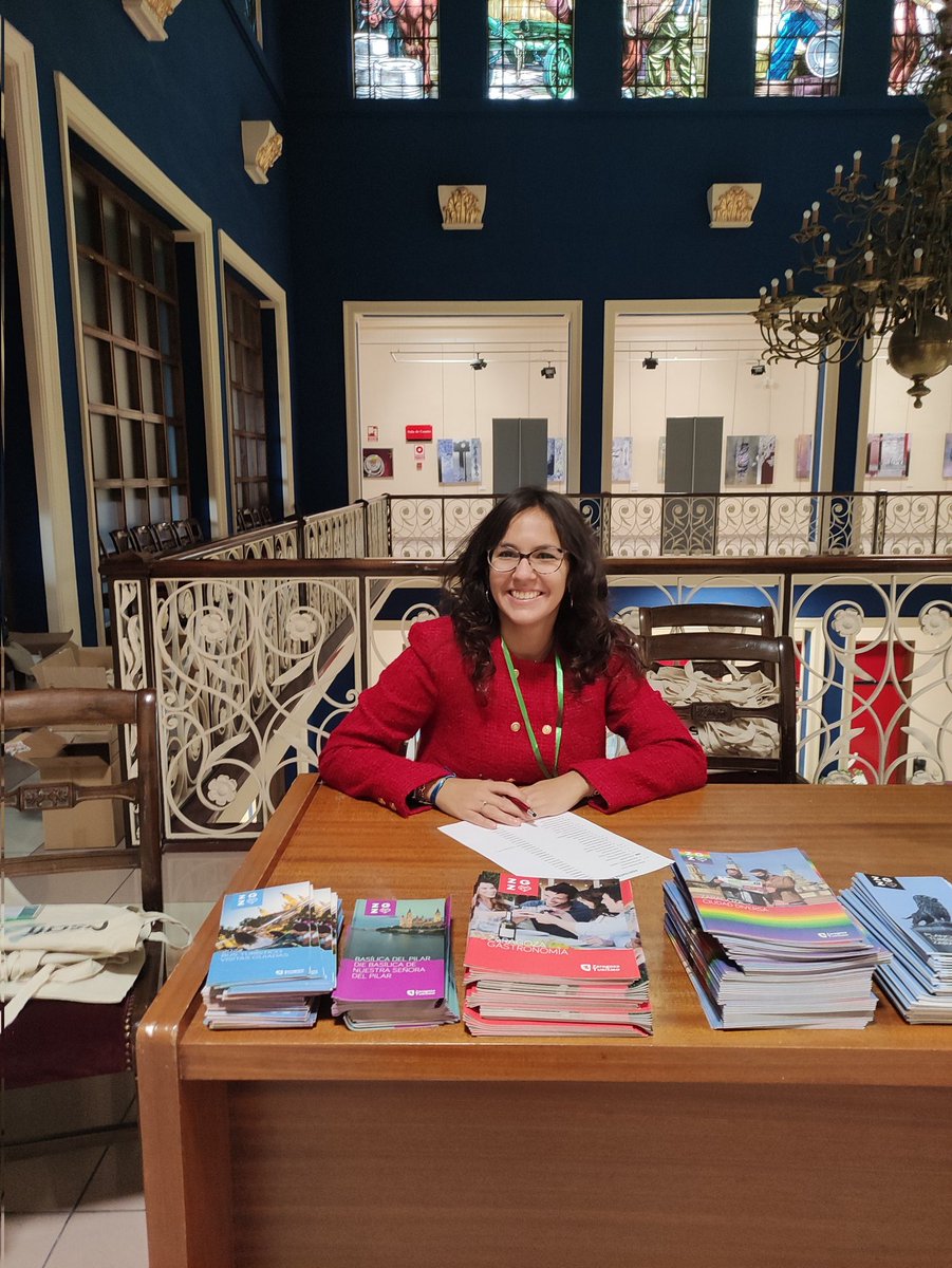 eva90mt's tweet photo. Celebrando el #DíaInternacionalDeLaTraducción en el #CongresoASATI qué tanta ilusión me ha hecho ayudar a preparar.

#ASATIcumple20 #xl8 #1nt https://t.co/cbbx64UmRr