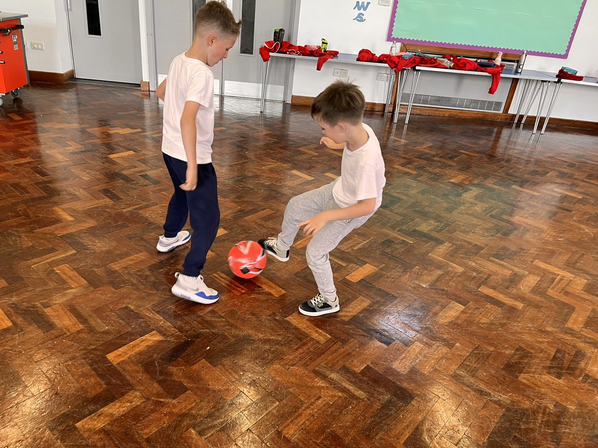 NewRoad_Halifax's tweet photo. ⚽️ FOOTBALL OFFICIATING ⚽️ 

In pe, we looked at the difference between a tackle and a foul. What is a tackle? What is a foul? #officating #FIFA23 #development #Respect #understandtherules 
@ActiveCdale @CdaleActiveEd https://t.co/CDZF6T3y33