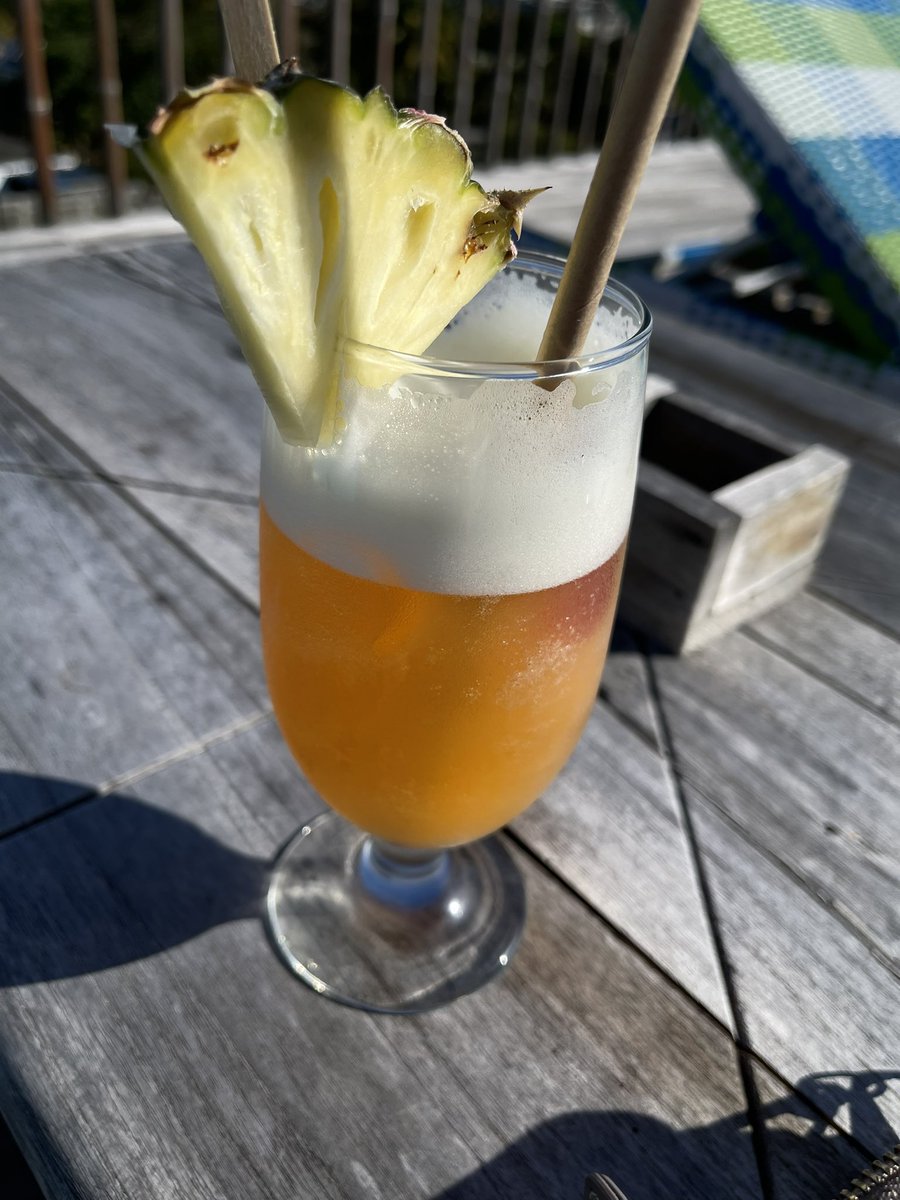 In Mauritius with first cocktail <a href="/SteffiBailey/">Steffi Bailey</a> and it’s 26 ☀️☀️