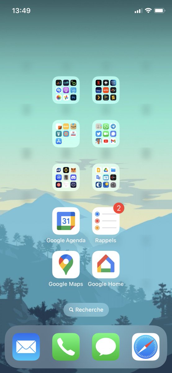 tooliphone's tweet photo. #iOS16 shadow on icons text ruins everything... :-(

See the result after update, it's really ugly!

Apple, please let us choose to apply or not this #shadow effect! https://t.co/Y7mi6E8dR1