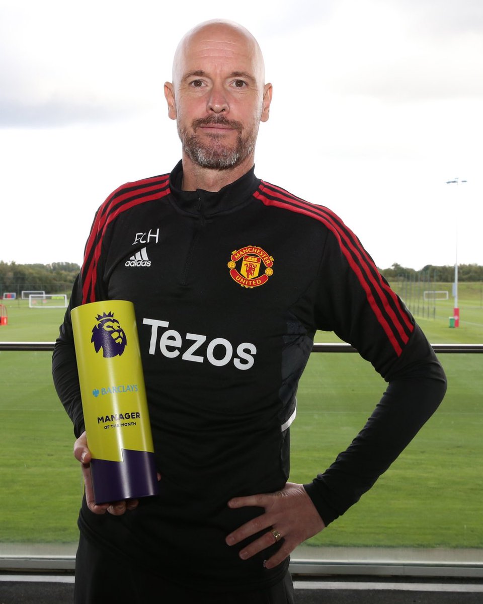 ManUtdInPidgin's tweet photo. No True Manchester United fan go pass this picture without liking it. ❤️

Erik ten Hag sabi work! https://t.co/Zxp1SJuSp0