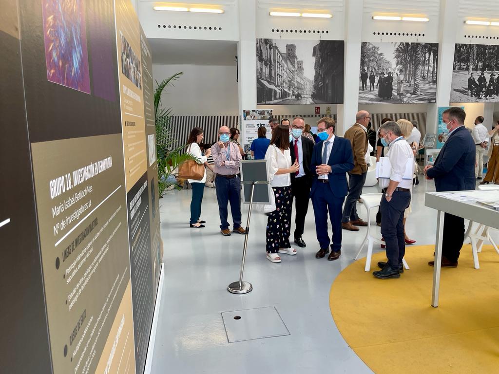 isabial_iis's tweet photo. 📷🗣️ El conseller Miguel Mínguez asiste al evento #SCIDATES #citasconlosinvestigadores de @isabial_iis
 en el marco de @MednightGTS

🌙 Hoy hay actividades hasta las 24 h

📋 Consulta el programa https://t.co/JV6bLohihG

 #SCIDATES #ISABIAL #citasconlosinvestigadores #mednightGTS https://t.co/UfEvSA2I0k