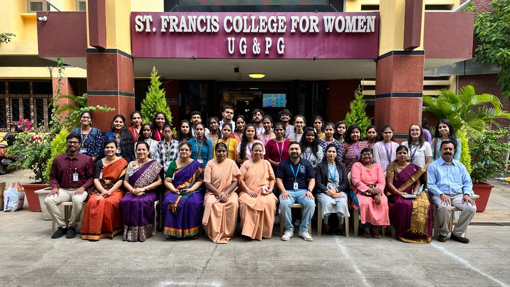 mbahoudinis's tweet photo. A memorable trip to Hyderabad as part of student connect program. Friendship, food, travel and a whole lot of learning. 
#studentexchange #Hyderabad #stfranciscollegeforwomen #travel #fun #friendships #memories #palaces #forts #biriyani https://t.co/ZhrsPiGXty