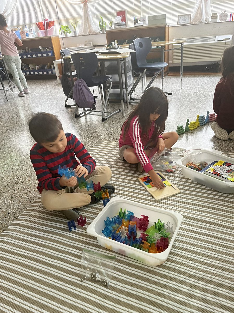 MsJordan_3's tweet photo. Love our soft start in the morning. Student select a “put your mind at ease”activity in order to warm up their minds for the day 💙🧠 @AlantonAstros https://t.co/4bxAIsaWWh