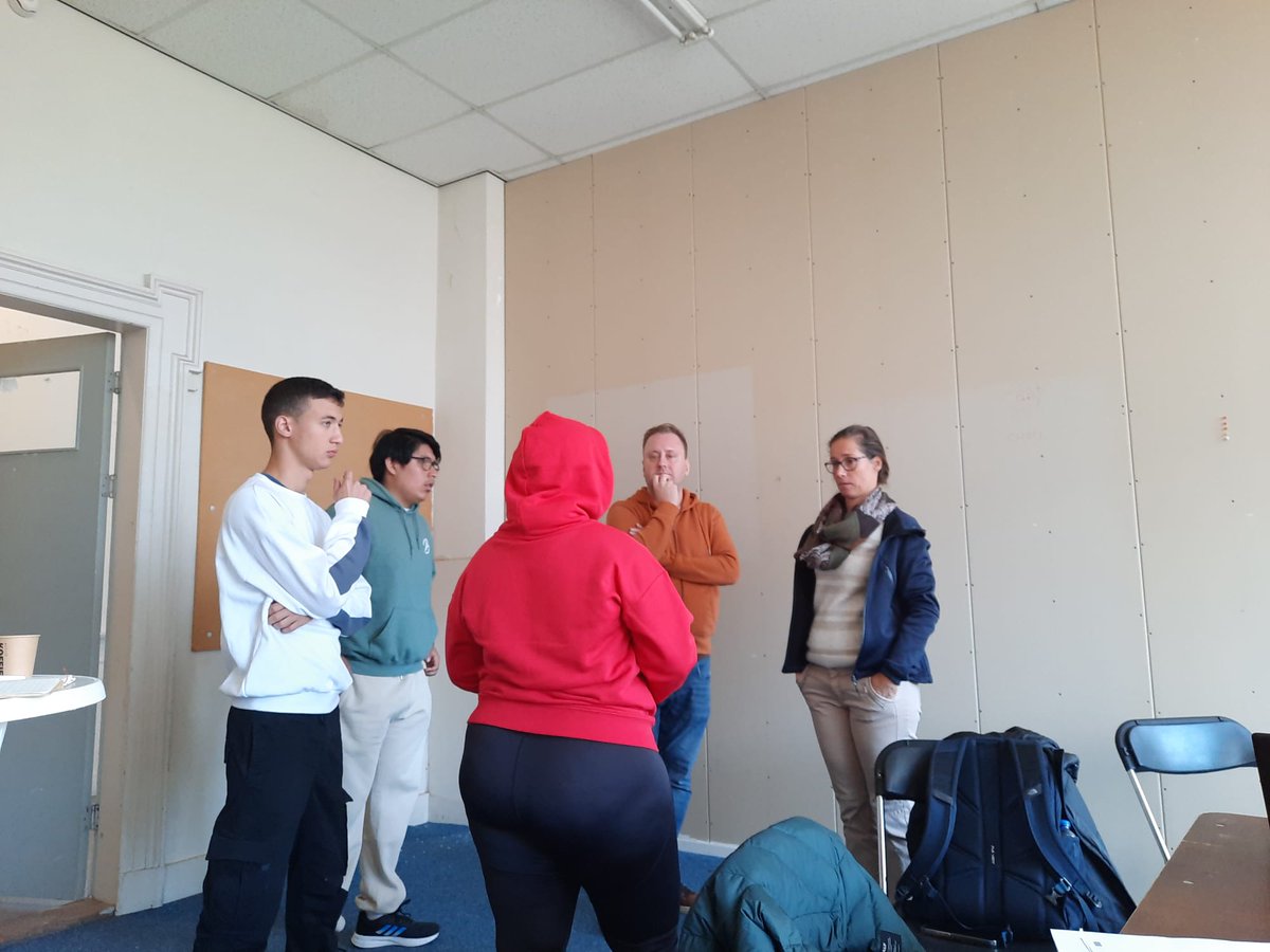MekaElgoibar's tweet photo. #TeamWe #Erasmus KA2 proiektuarekin Herbeheretan @MekaElgoibarko ikasle eta irakasleak nazioarteko talde anitzetan elkarlanean. Lan bikaina egin dute gure ikasleek. @sepiegob @IkaslanEuskadi @Int_Tknika @FPeuskadi #MekaInternational #welfaretechnology #socialcare #designthinking https://t.co/E7ecMduzNv
