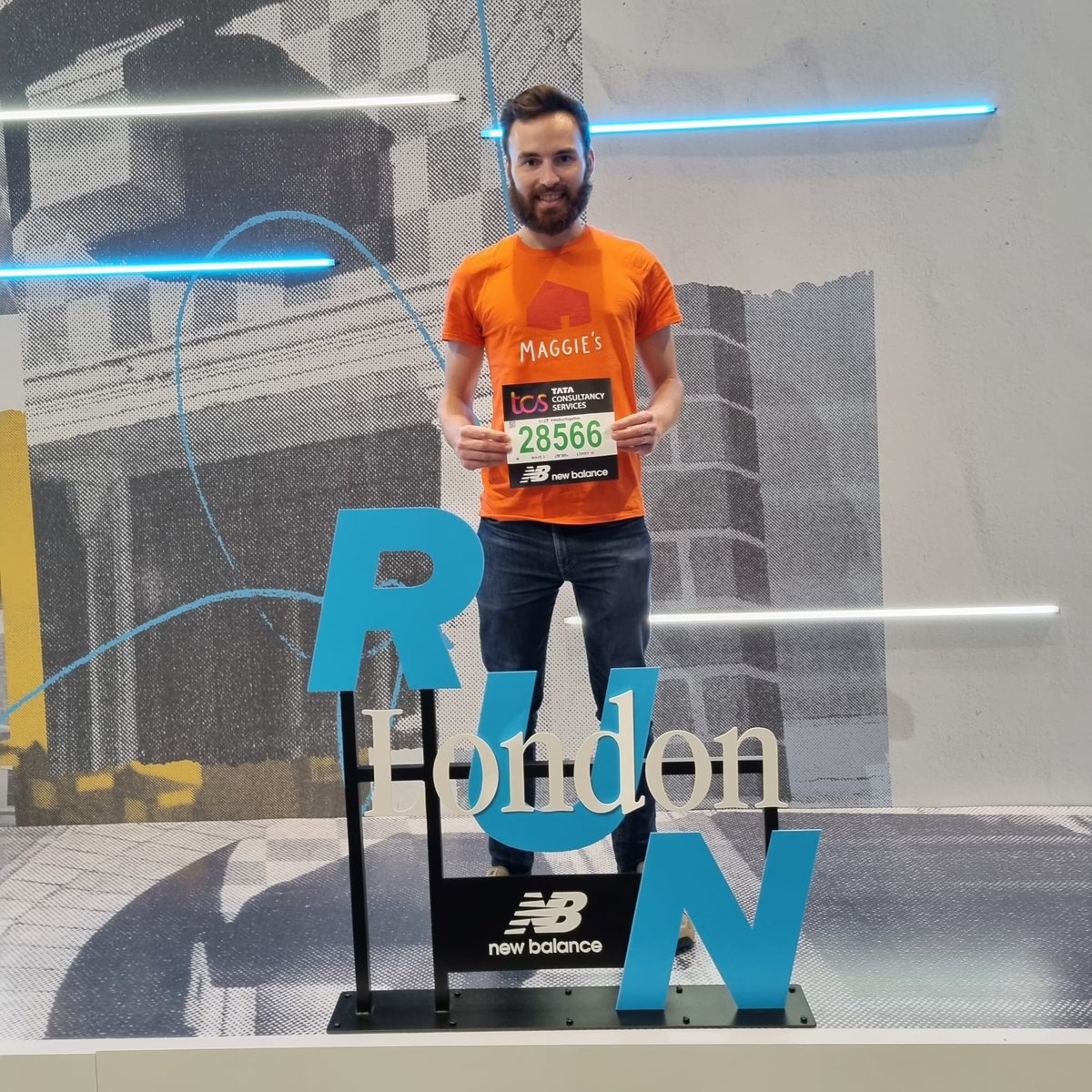Sam_Price19's tweet photo. Here goes! The training is in the bank and on Sunday I will run #LondonMarathon for @MaggiesCentres. I am extremely proud to say we have already raised more than £5,000 for the Centre at St Bart's Hospital and there is still time to donate: https://t.co/f1ahUbH7WE https://t.co/Iz0pXOLJHM