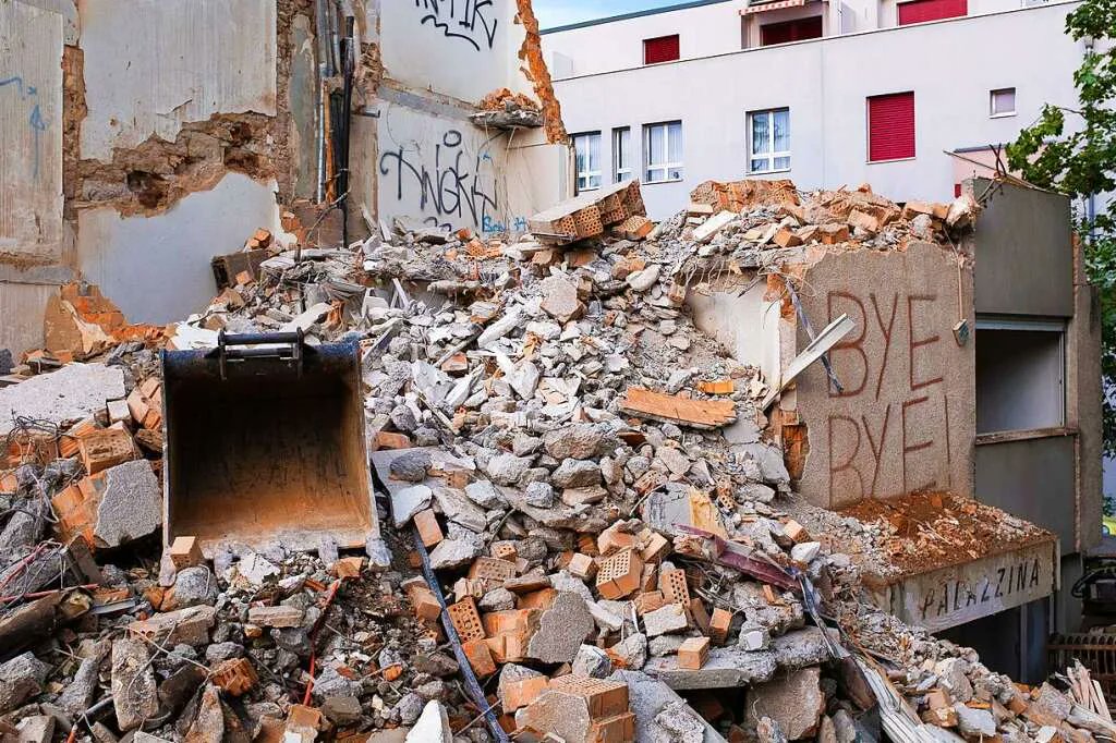 TUESDAY 6PM
Leon Faust from Swiss Architects Declare &amp; Countdown 2030 will give a presentation on the recent exhibition that they organised in Basel highlighting the problem of construction waste within the sector.

IMAGE COPYRIGHT: LEONFAUST.NET