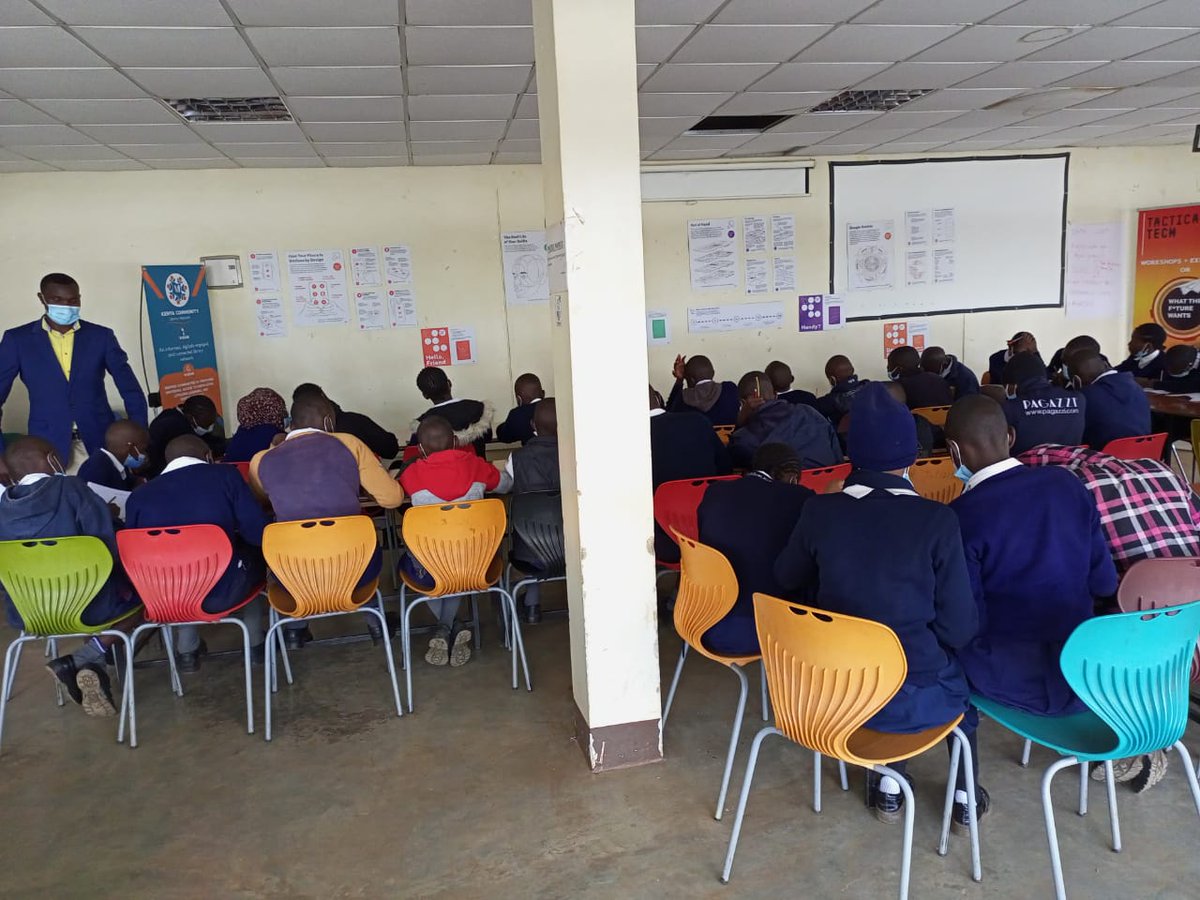 MaryKin49115259's tweet photo. @Info_Activism
#WhatTheFutureWants
@KnlsKibera 
#datadetoxkit
Here we aaaaare with Anajali Education Centre at knlsKibera library, informing youth how  technology is good but at the same time raising awareness about it's negative impacts. https://t.co/EevOkEAijO